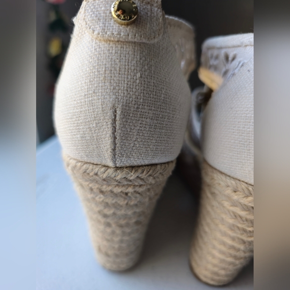 Michael Kors Damita Women’s Wedge Sandals Cream Size 6.5 - Picture 6 of 16